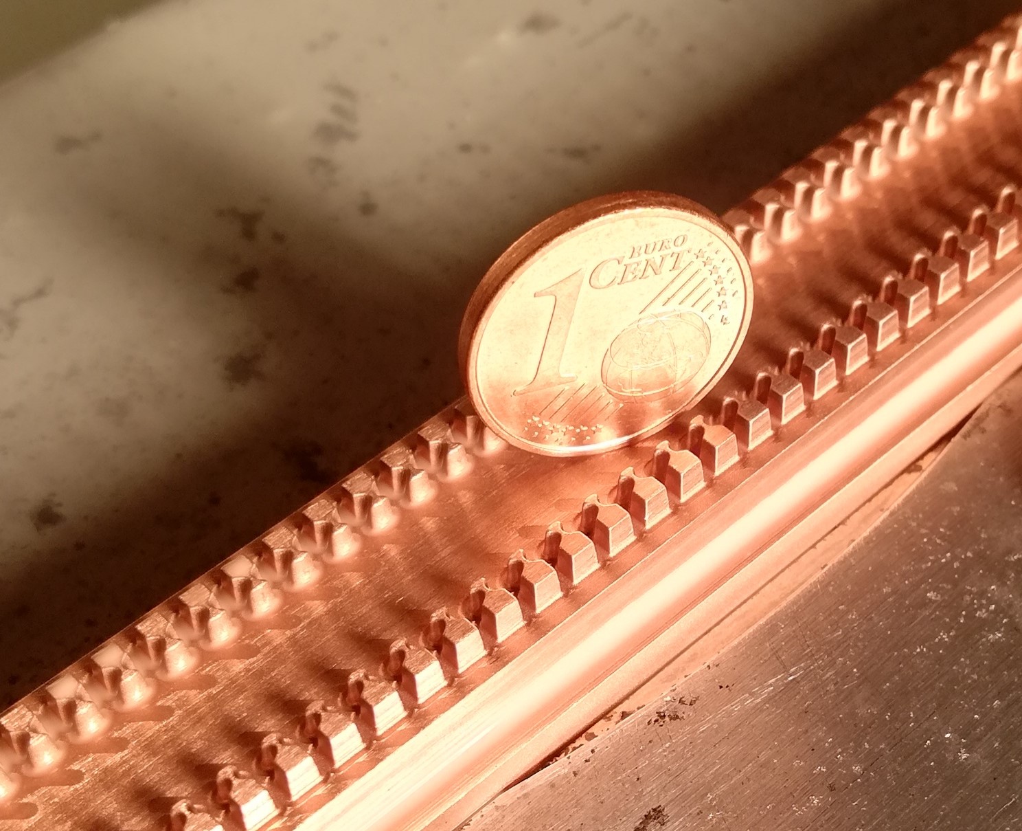 Größenvergleich – PK0 Elektrode mit 1 Cent Münze